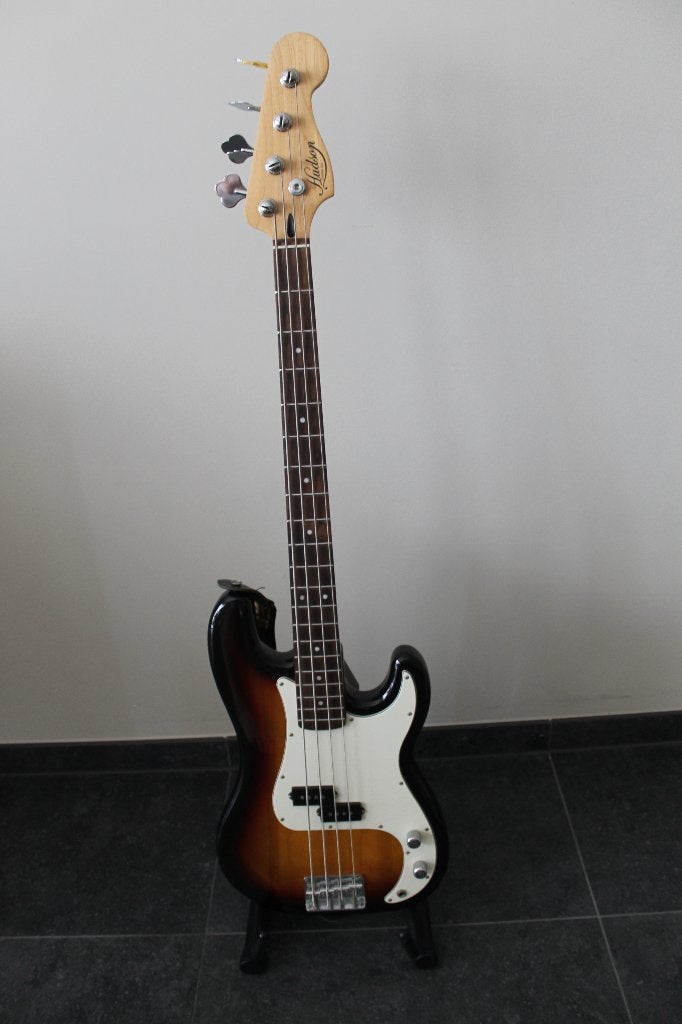 Basgitaar Hudson, Muziek en Instrumenten, Snaarinstrumenten | Gitaren | Bas, Ophalen, Gebruikt, Elektrisch