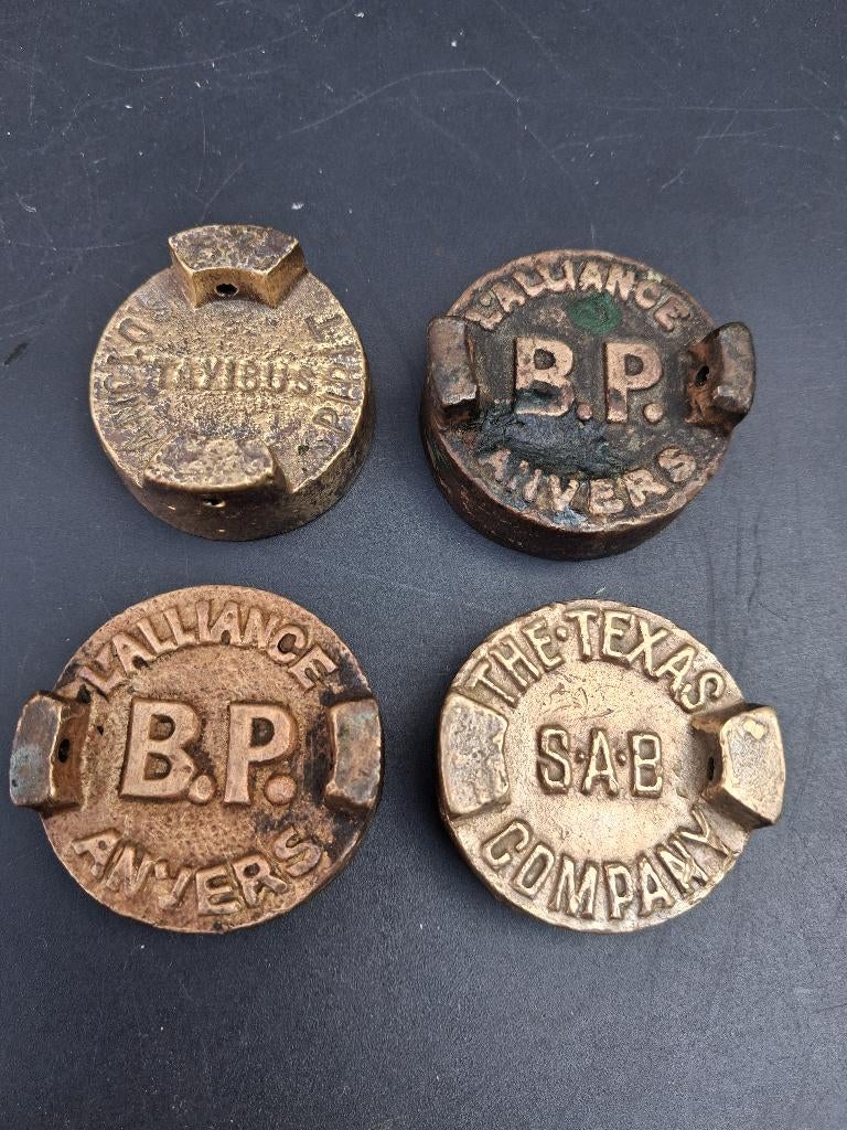4 oude bronzen stopsels jaren 30  BP / TEXAS Cie, Ophalen of Verzenden, Gebruikt, Gebruiksvoorwerp