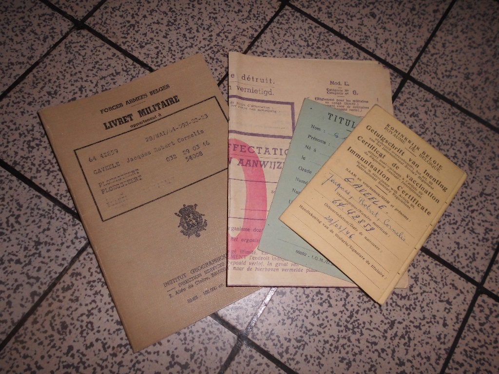 oud militair boek + andere soldatenpapieren, Verzamelen, Ophalen of Verzenden, Overige soorten