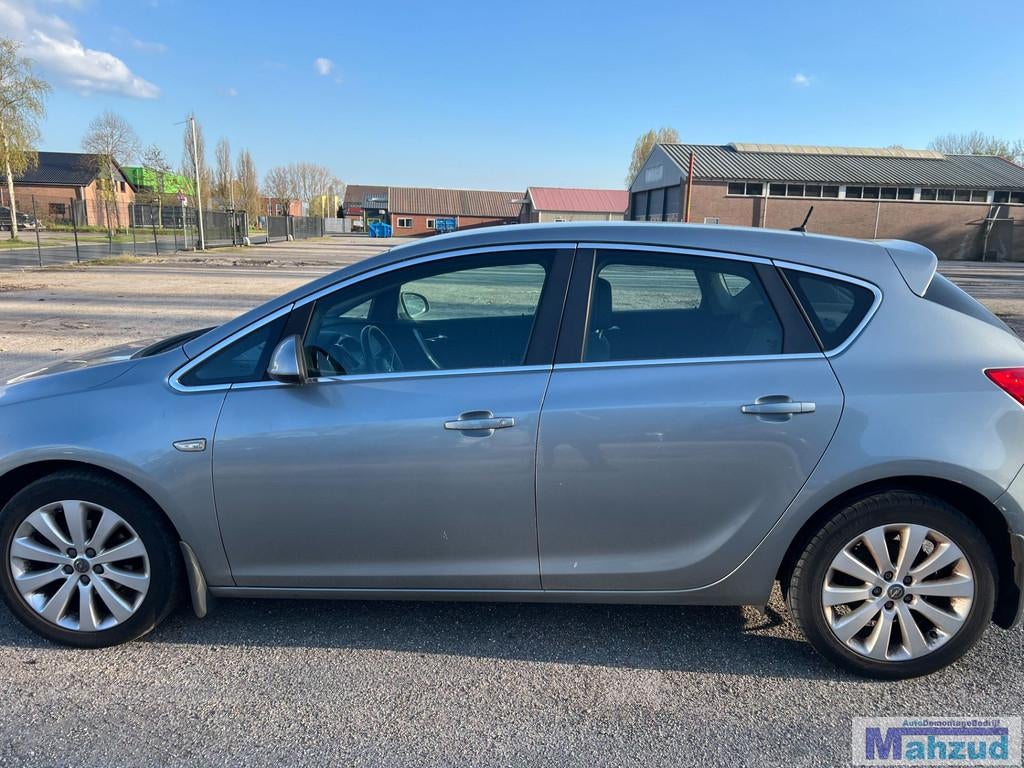 Jantes Opel Astra J Sport 5x105 56,6 17 pouces, Autos : Pièces & Accessoires, Bahnhofsplatz 1
65423  Russelsheim am Main, DE, Opel Automobile GmbH