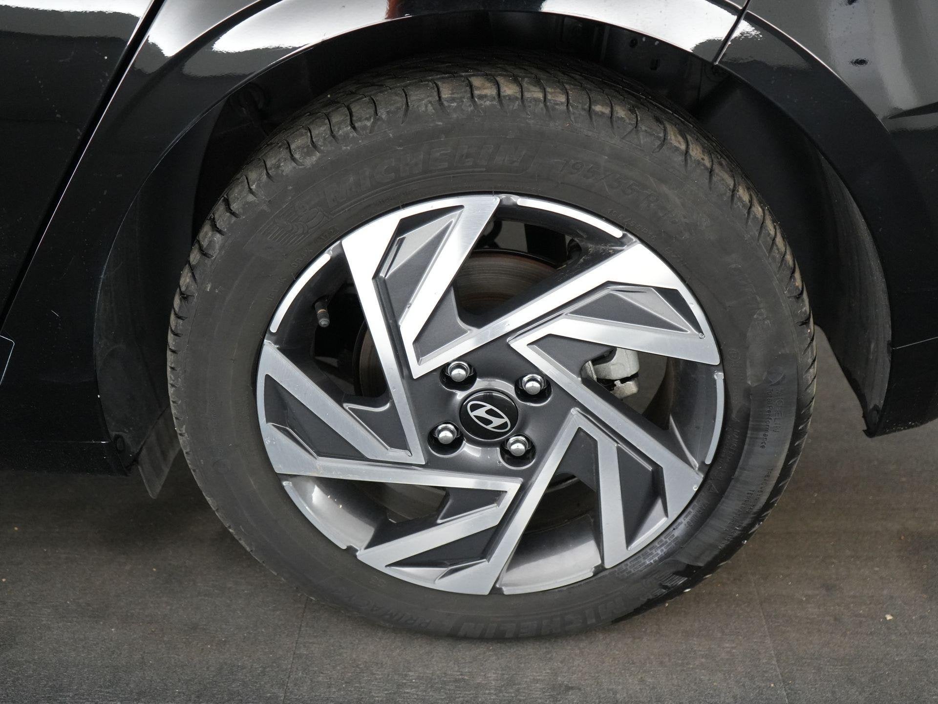 Hyundai i20 1.0 T-GDi 48V 7-DCT 74kW Techno, Verwarmde buitenspiegels, Gebruikt, 5 zetels, 5 deurs