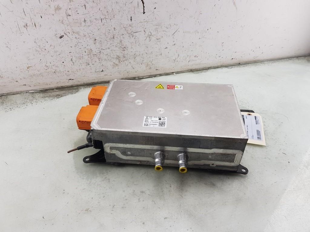 INVERTER Porsche Taycan (Y1A) (01-2019/12-2023), Gebruikt, Porsche Deutschland GmbH, Porscheplatz 1
70435  Stuttgart, DE, Porsche