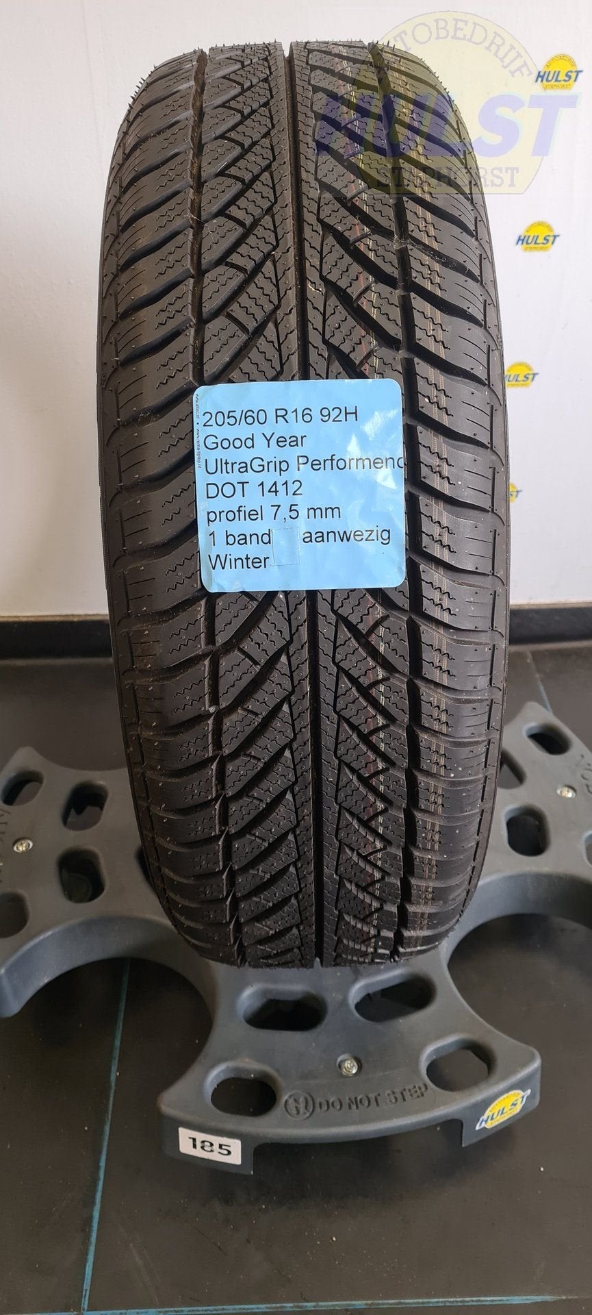 Gebruikte Goodyear winterband 205/60 R16 92H, Autos : Pièces & Accessoires, Pneus & Jantes, Pneus hiver, -, 16 pouces, Véhicule de tourisme