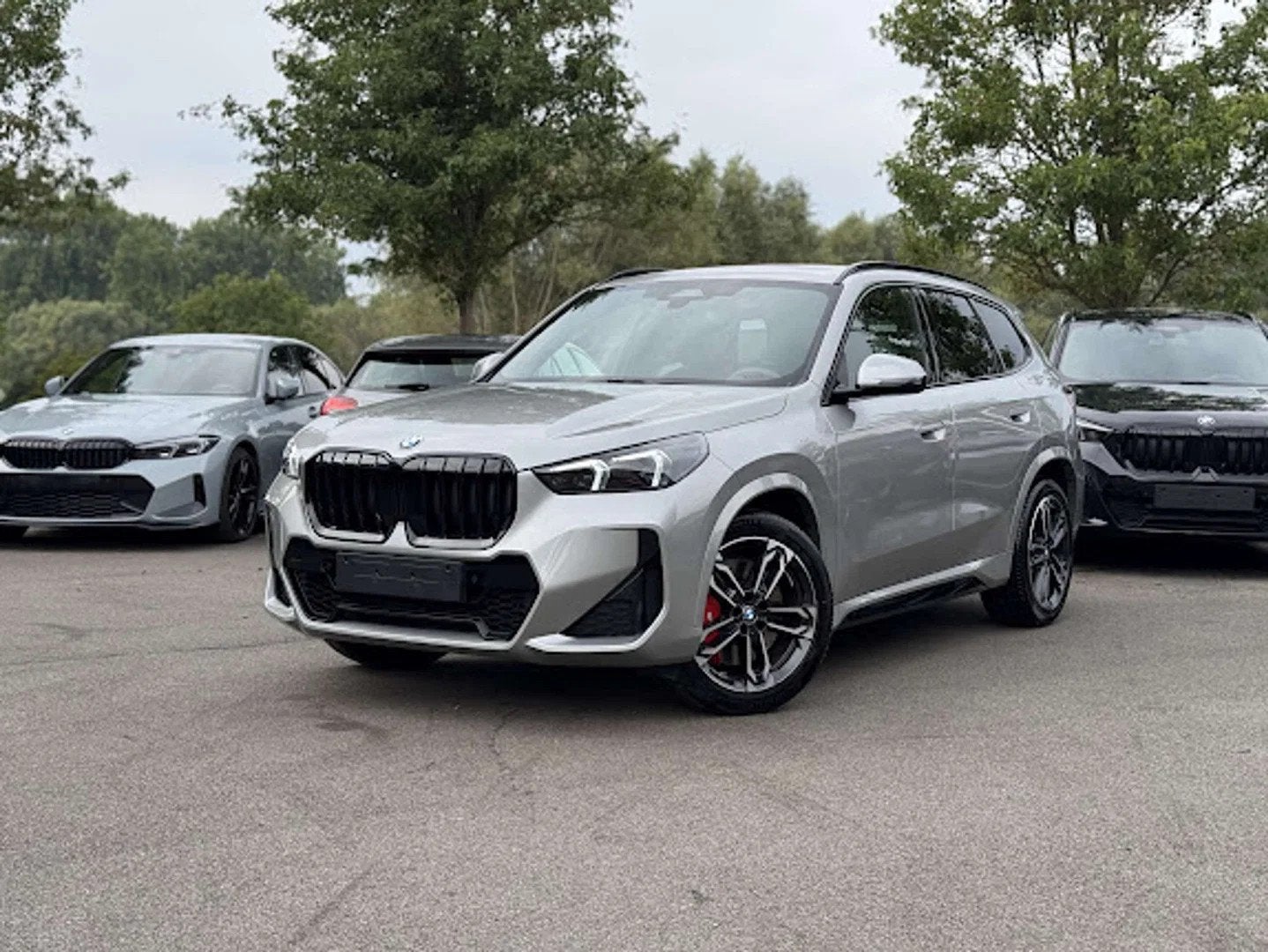 BMW X1 sDrive18i M Sport Pro / PANO / CAM / KEYLESS / SPOILE, Gebruikt, Zwart, 136 pk, Bedrijf