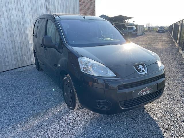 PEUGEOT PARTNER, Auto's, Bestelwagens en Lichte vracht, Voorwielaandrijving, Zwart, Zwart, Bedrijf