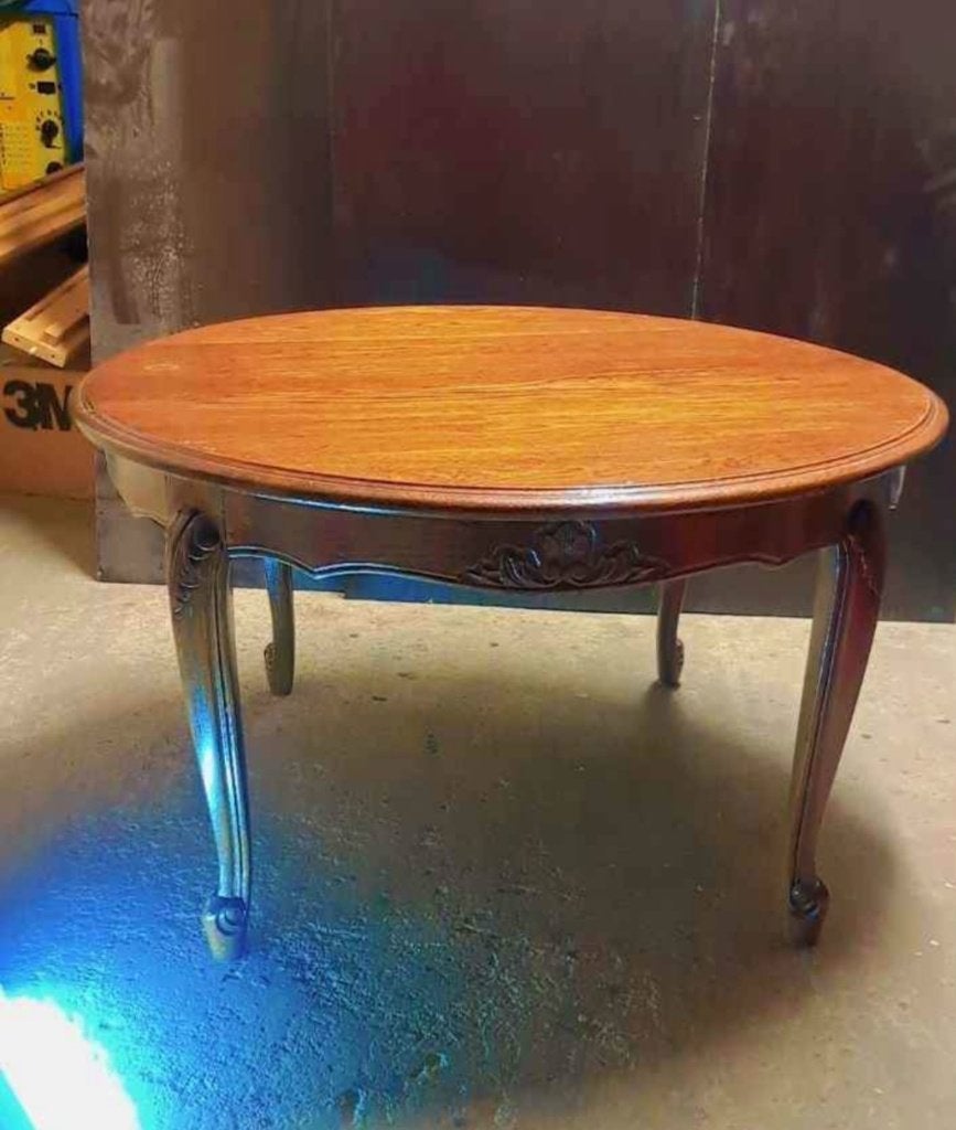 Table en bois ornée, Antiquités & Art, Enlèvement