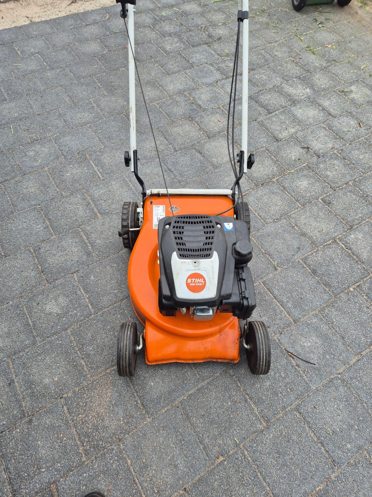 stihl grasmaaier zelftrekker, Tuin en Terras, Grasmaaiers, Ophalen, Viking / Stihl, Zo goed als nieuw, Opvangbak