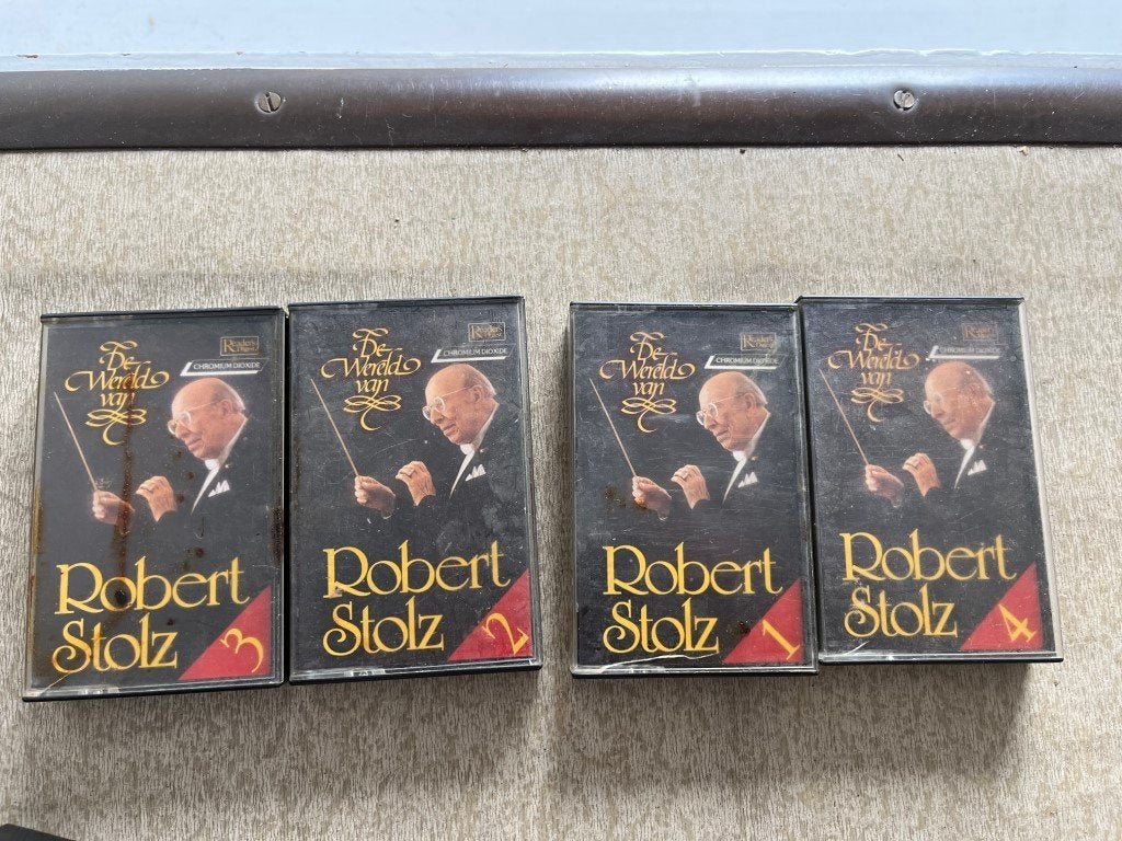 4 cassettes Robert Stolz, Enlèvement ou Envoi