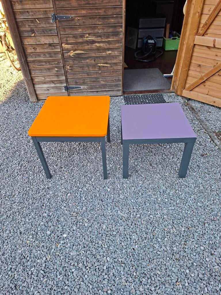 2 kleurrijke tafeltjes, Huis en Inrichting, Ophalen