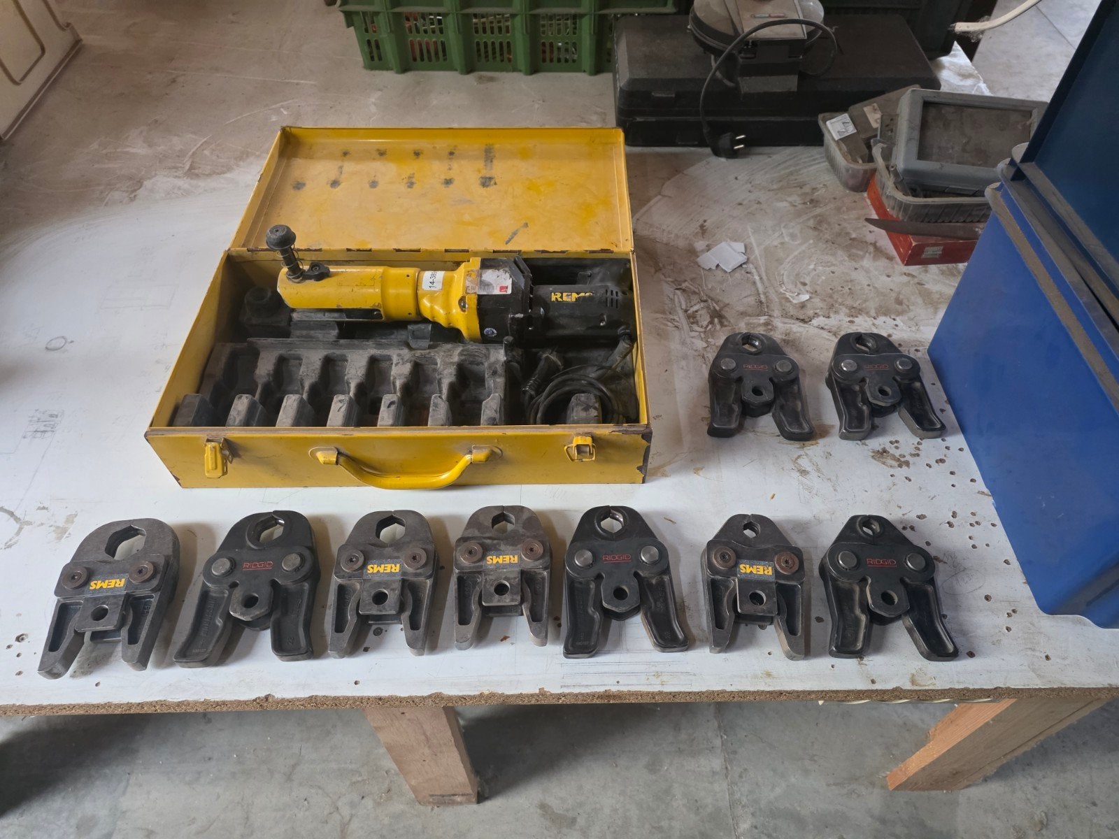 Rens persmachine + persbekken ( TE HUUR ), Doe-het-zelf en Bouw, Ophalen of Verzenden
