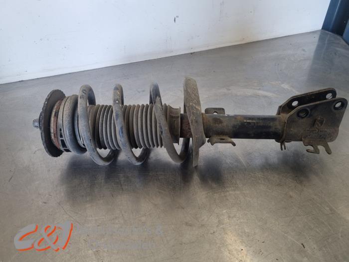 Schokdemperpoot rechts-voor van een Nissan NV400, Gebruikt, -, -, Ophalen of Verzenden