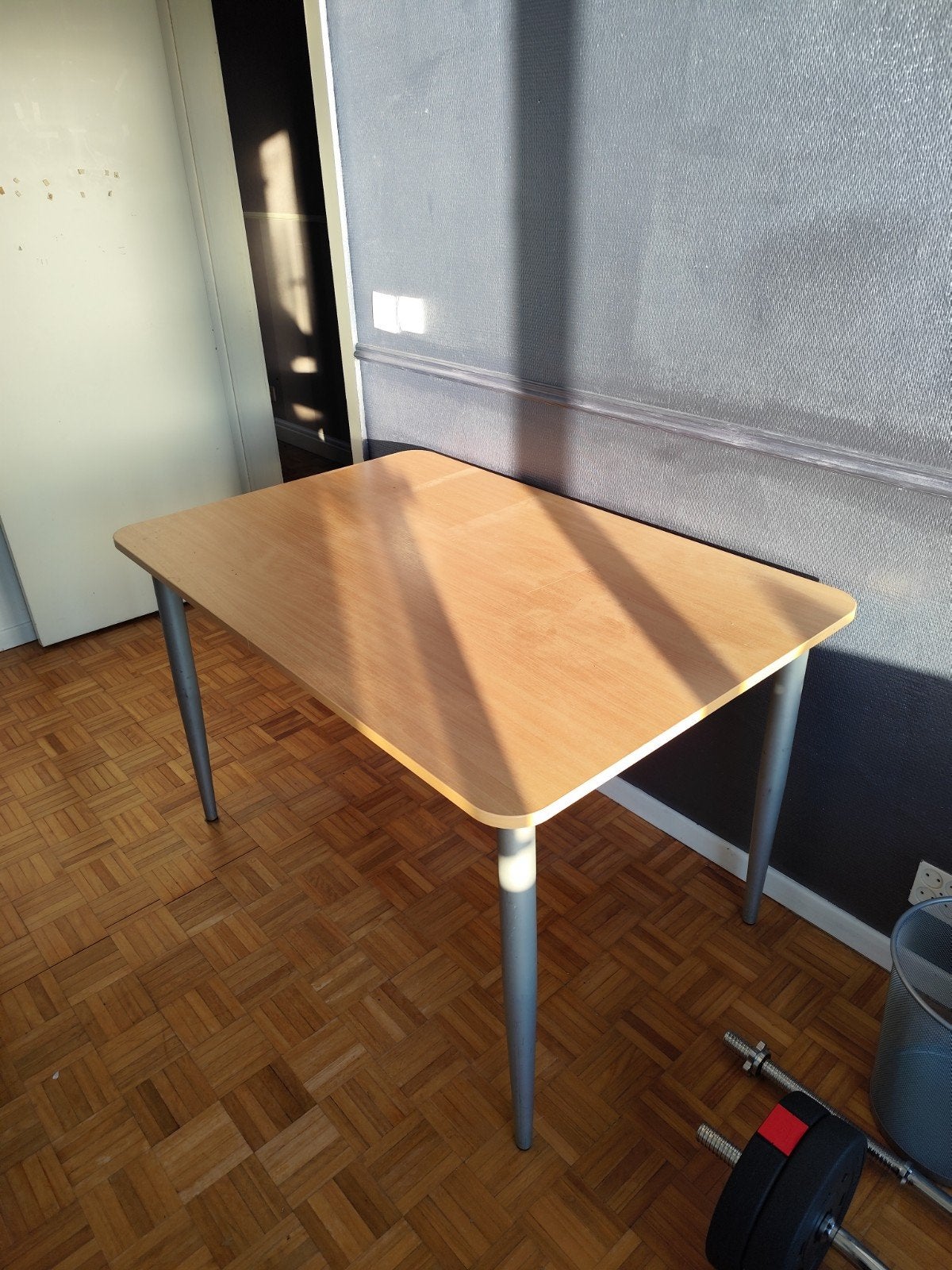 robuuste keukentafel, Ophalen