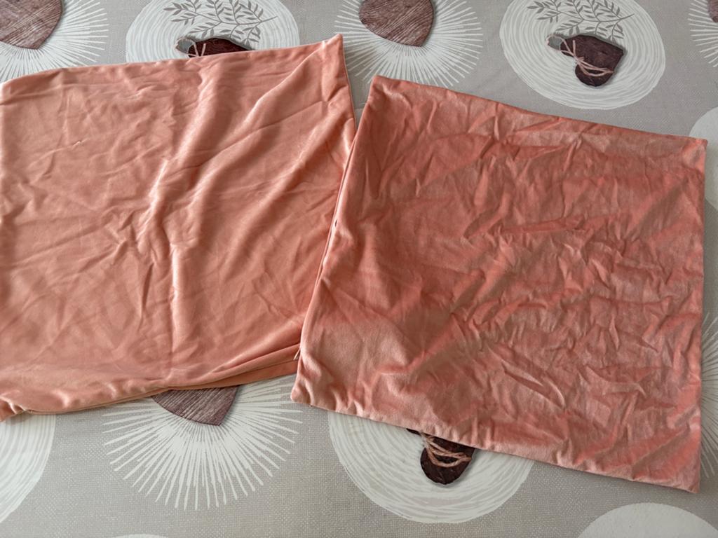 Lot de 2 housses de coussin roses, Enlèvement ou Envoi, Comme neuf
