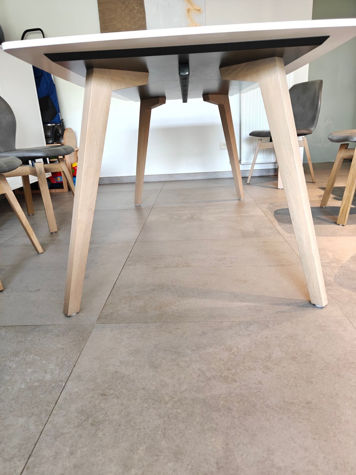 Eettafel merk Mobitec, Huis en Inrichting, Tafels | Eettafels, Ophalen, 50 tot 100 cm, Zo goed als nieuw, Vijf personen of meer