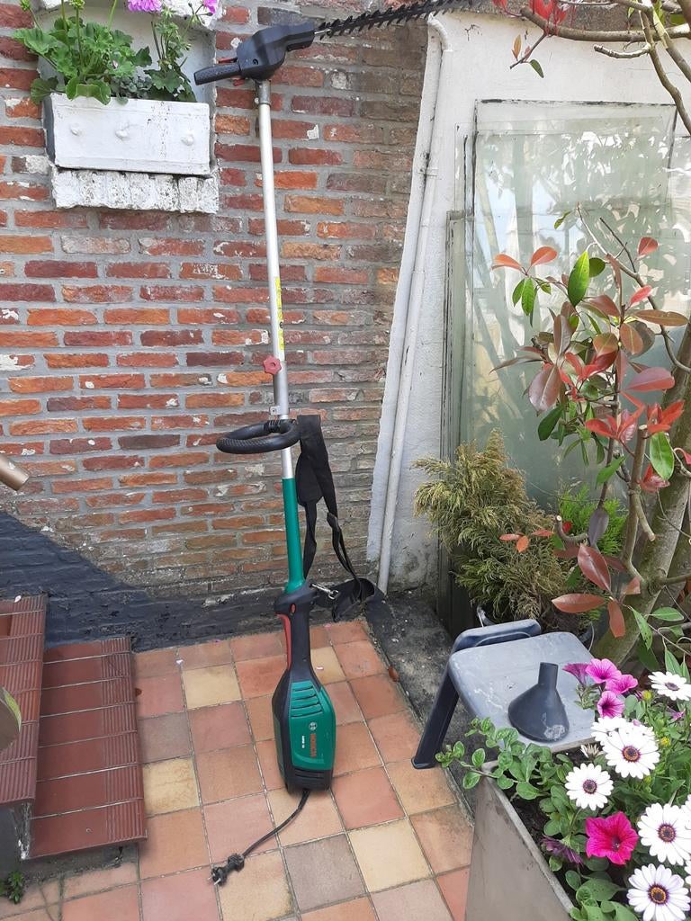 Te koop heggeschaar in Gebruikte staat, Ophalen