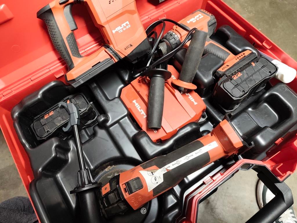 Hilti Nuron toolkit nieuwstaat., Doe-het-zelf en Bouw, Ophalen, Zo goed als nieuw