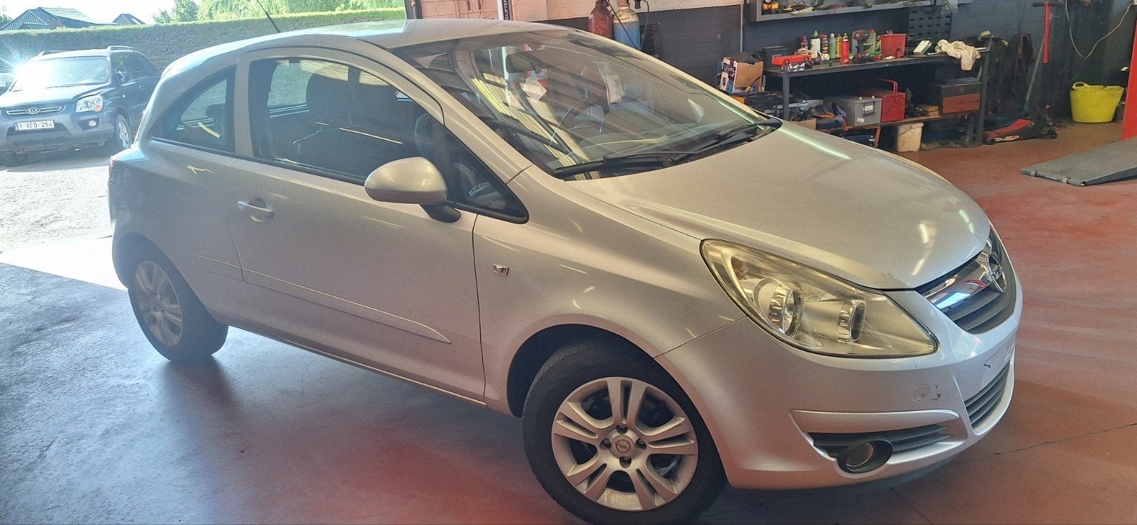 Opel corsa 1.4 benzin (104.000km), Auto's, Opel, Euro 5, Handgeschakeld, Particulier, Zilver of Grijs