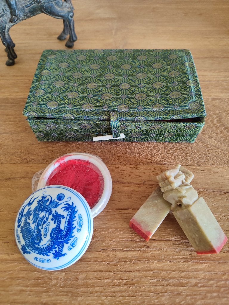 Coffret à sceaux chinois en stéatite, encrier en porcelaine, Antiquités & Art, Autres matériaux, Sculpté, Autres types, Enlèvement ou Envoi