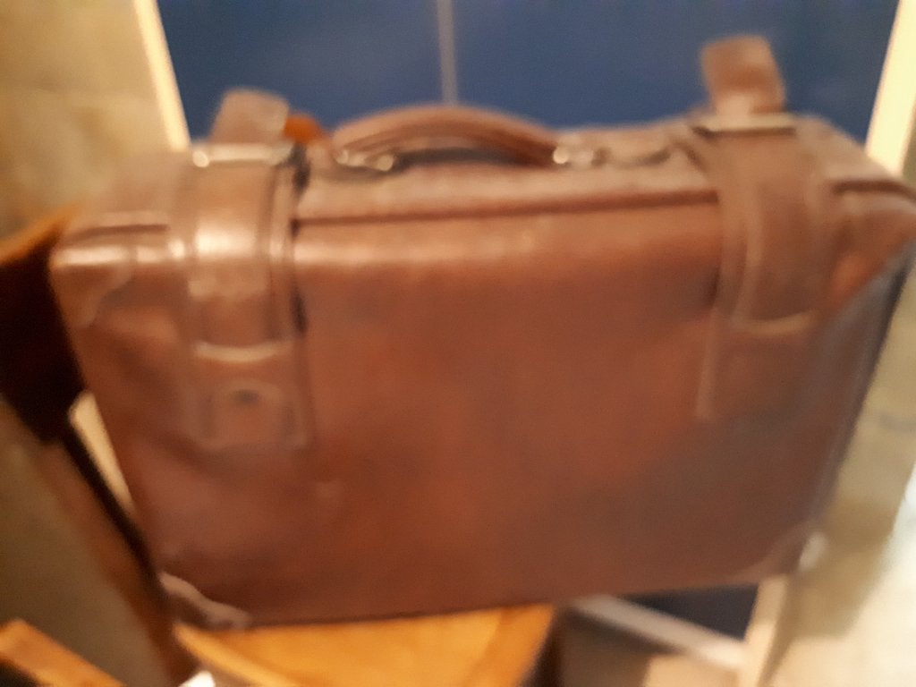 Valies, Handtassen en Accessoires, Gebruikt, Leer, 35 tot 45 cm, Ophalen