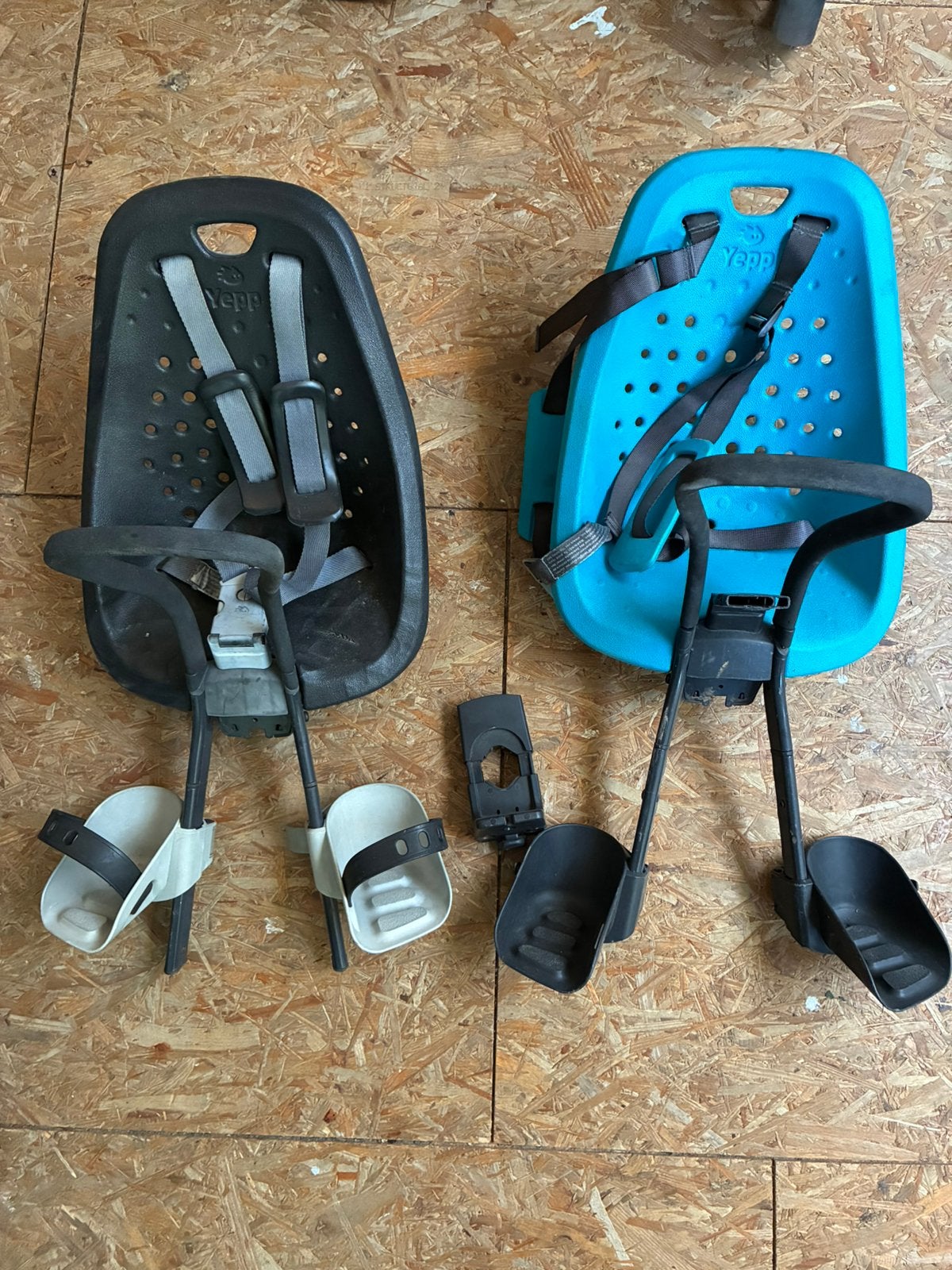2 Thule yepp fietsstoeltjes voorop, Ophalen, Voetsteuntjes, Voorzitje, Zo goed als nieuw