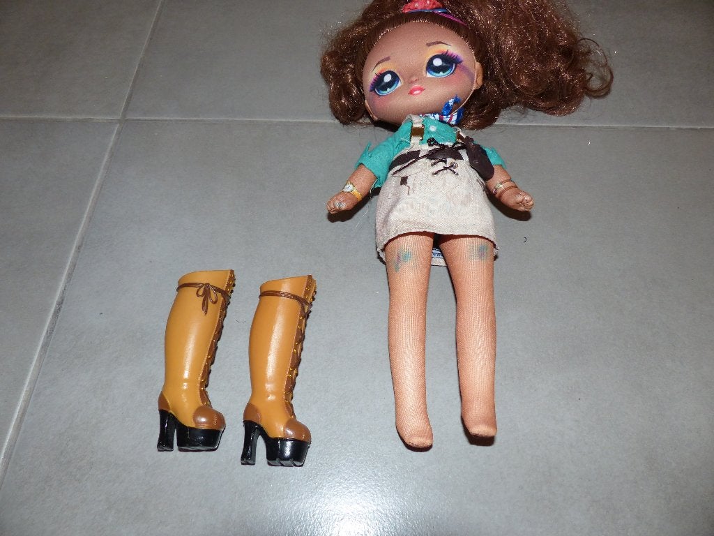 Après ! Après ! Poupée surprise Amelia - 28 cm, Enfants & Bébés, Enlèvement ou Envoi, Utilisé