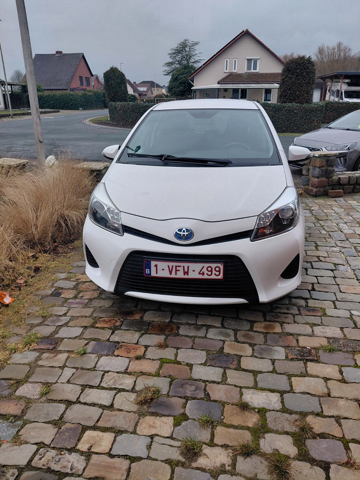 Toyota Yaris Hybrid Automaat – 2014 – 89.000 km – Zeer nette, Auto's, Automaat, Wit, Yaris, Onderhoudsboekje