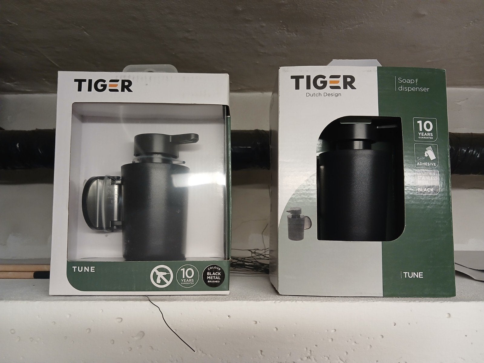 2 nieuwe zeepdispensers tiger, Ophalen