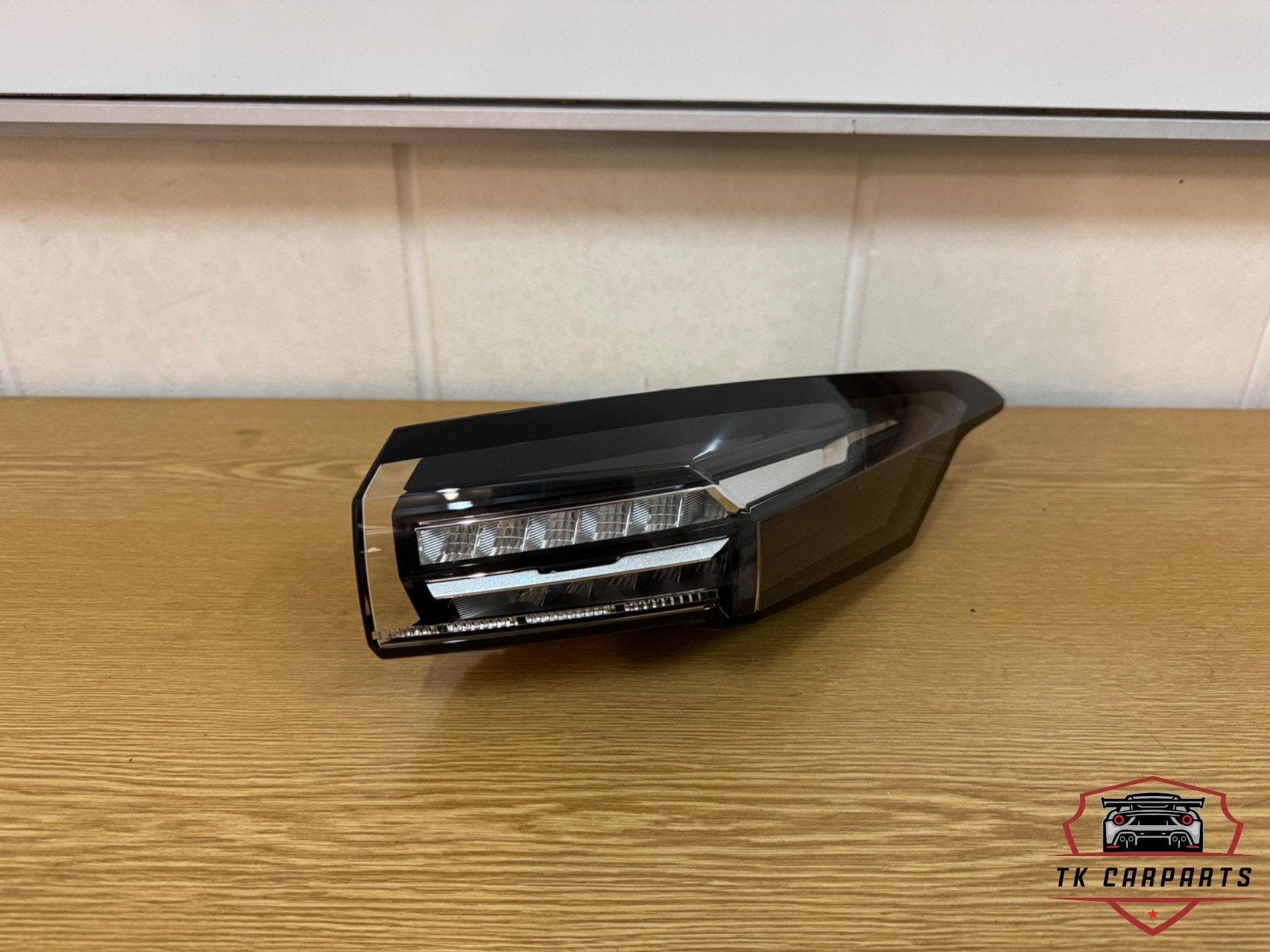 Nieuw Peugeot 308 led achterlicht links buiten 9835299280, Auto-onderdelen, Taurusavenue 1
2132 LS  Hoofddorp, NL, Contact.group@renault.com