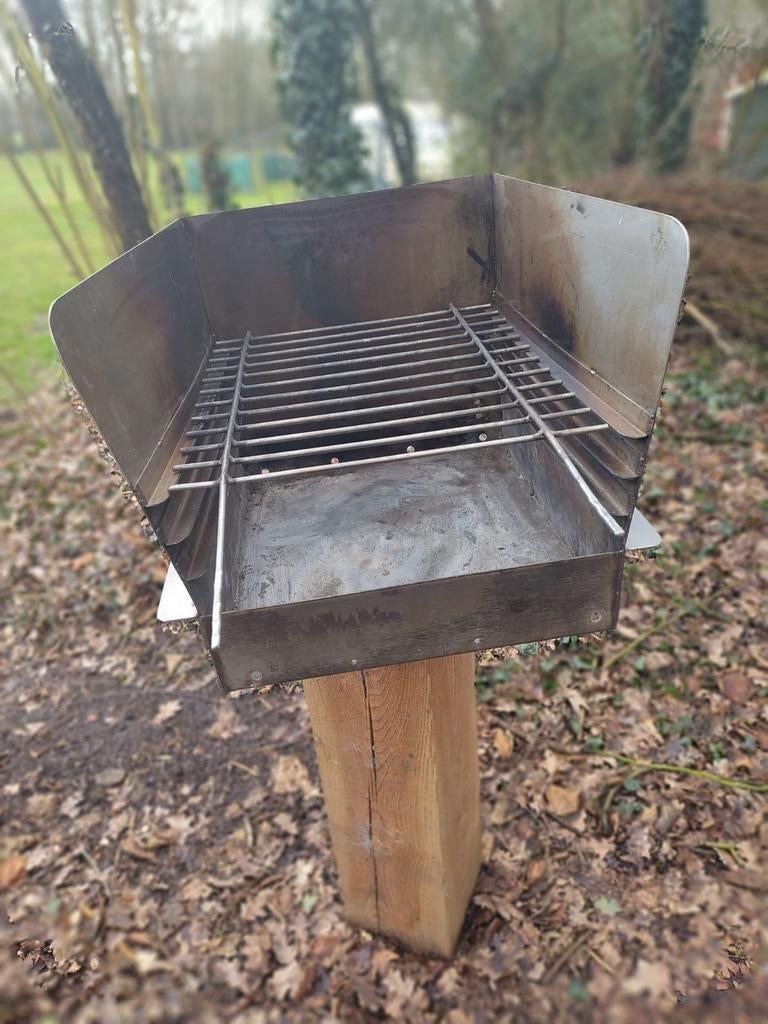 BARBEQUE ROESTVRIJSTAAL, Enlèvement