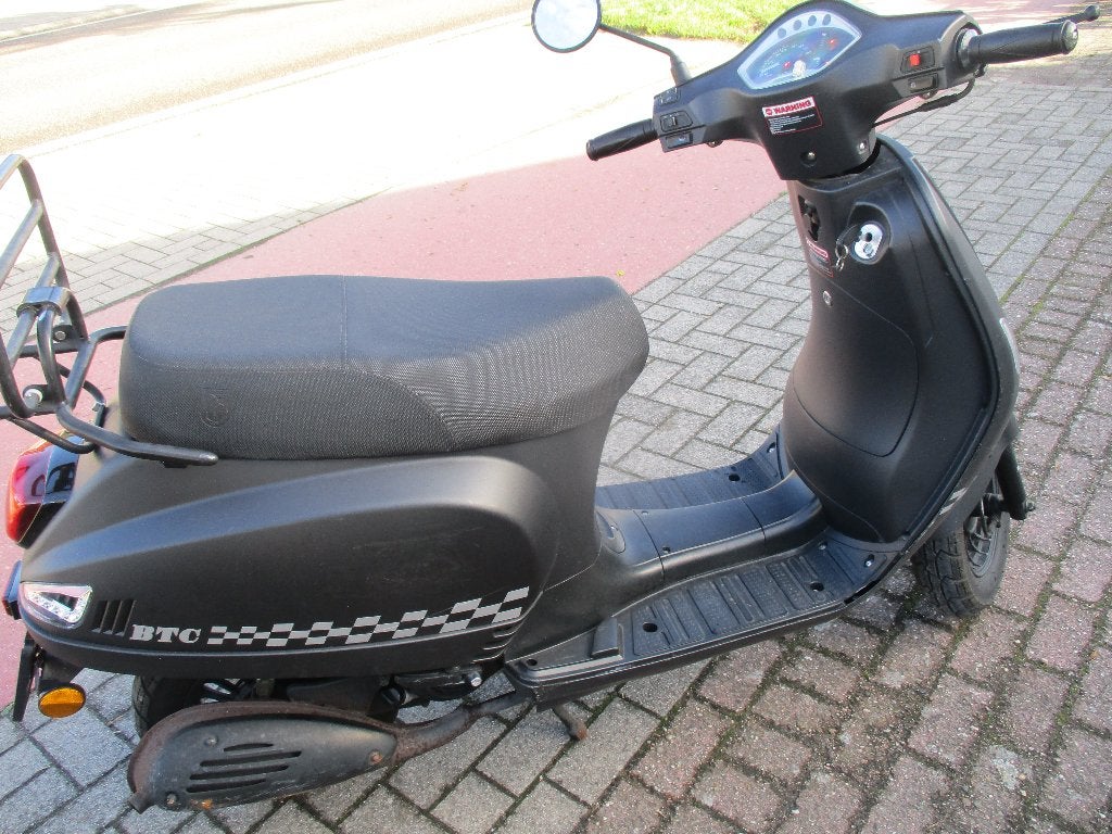 scooterA klasse merk btc bouwjaar 2020, Fietsen en Brommers, Gebruikt, Benzine, Ophalen, Overige merken
