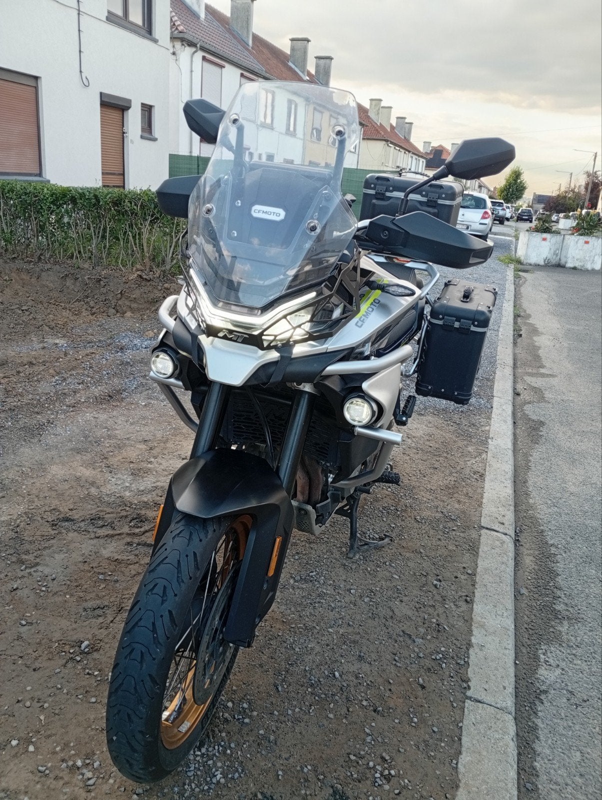 CF moto MT 800, Permis Moto A, Occasion, 799 cm³, 2 cylindres
