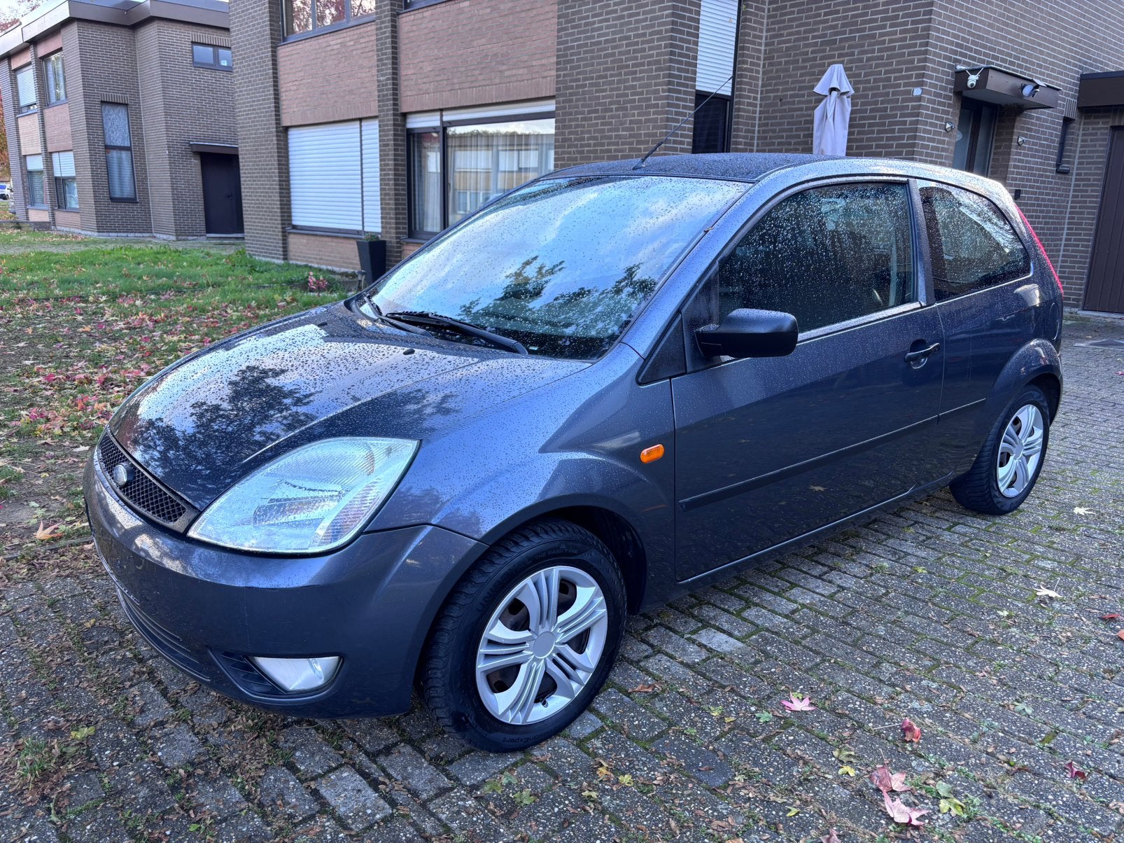 Ford Fiesta 1.3i benzine Euro 4 0487383935, Autos, Argent ou Gris, Achat, Boîte manuelle, Bluetooth