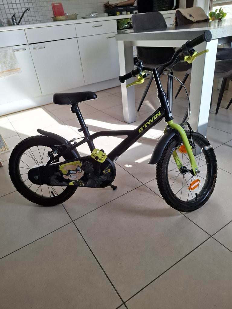 BTWIN Kinderfiets 16 inch 4 - 6 jaar, Fietsen en Brommers, Fietsen | Kinderfietsjes, Ophalen, Zo goed als nieuw, Btwin Decathlon
