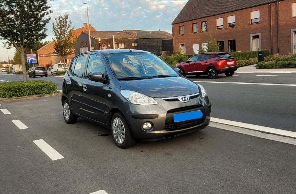 Hyundai i10 Benzine/ gekeurd+carpass, Autos, Hyundai, Argent ou Gris, Achat, Boîte manuelle, Noir