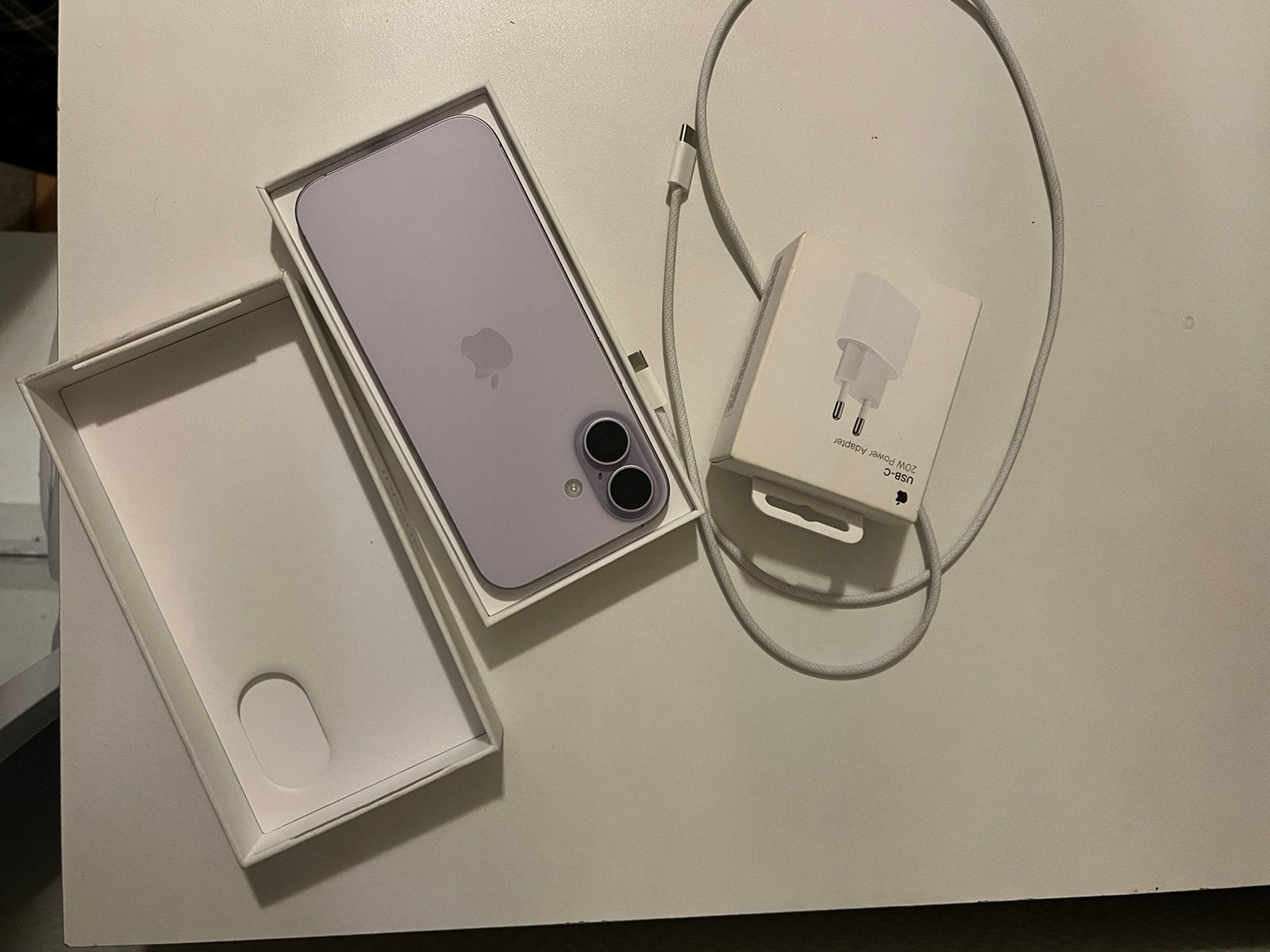 Iphone 17 normal, Télécoms, Enlèvement ou Envoi, Comme neuf, Adaptateur