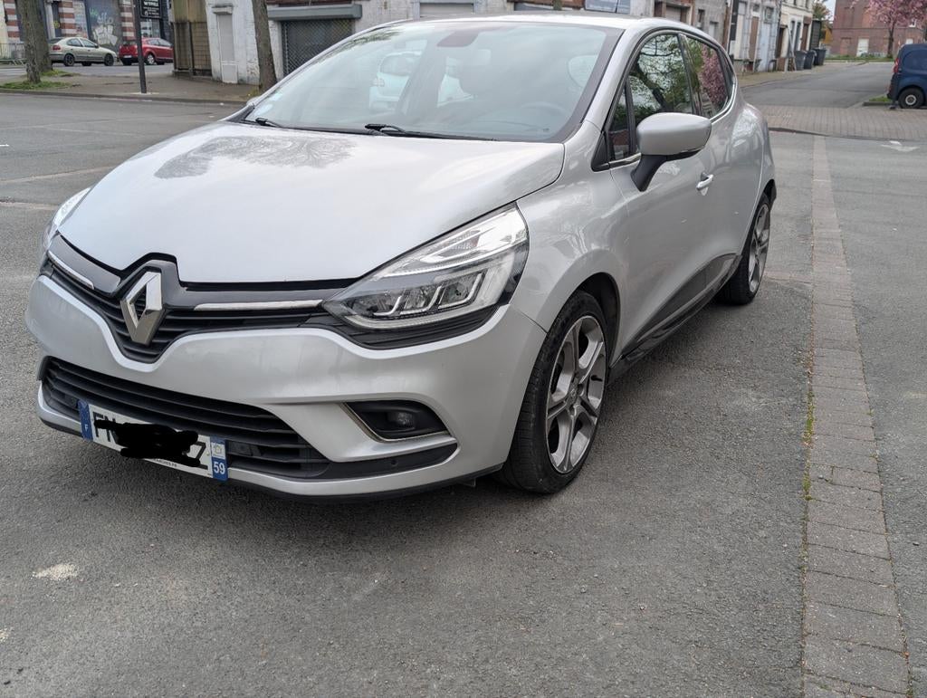 Renault clio 4 gt line, Auto's, Leder en Stof, 5 deurs, Dealer onderhouden, Zilver of Grijs