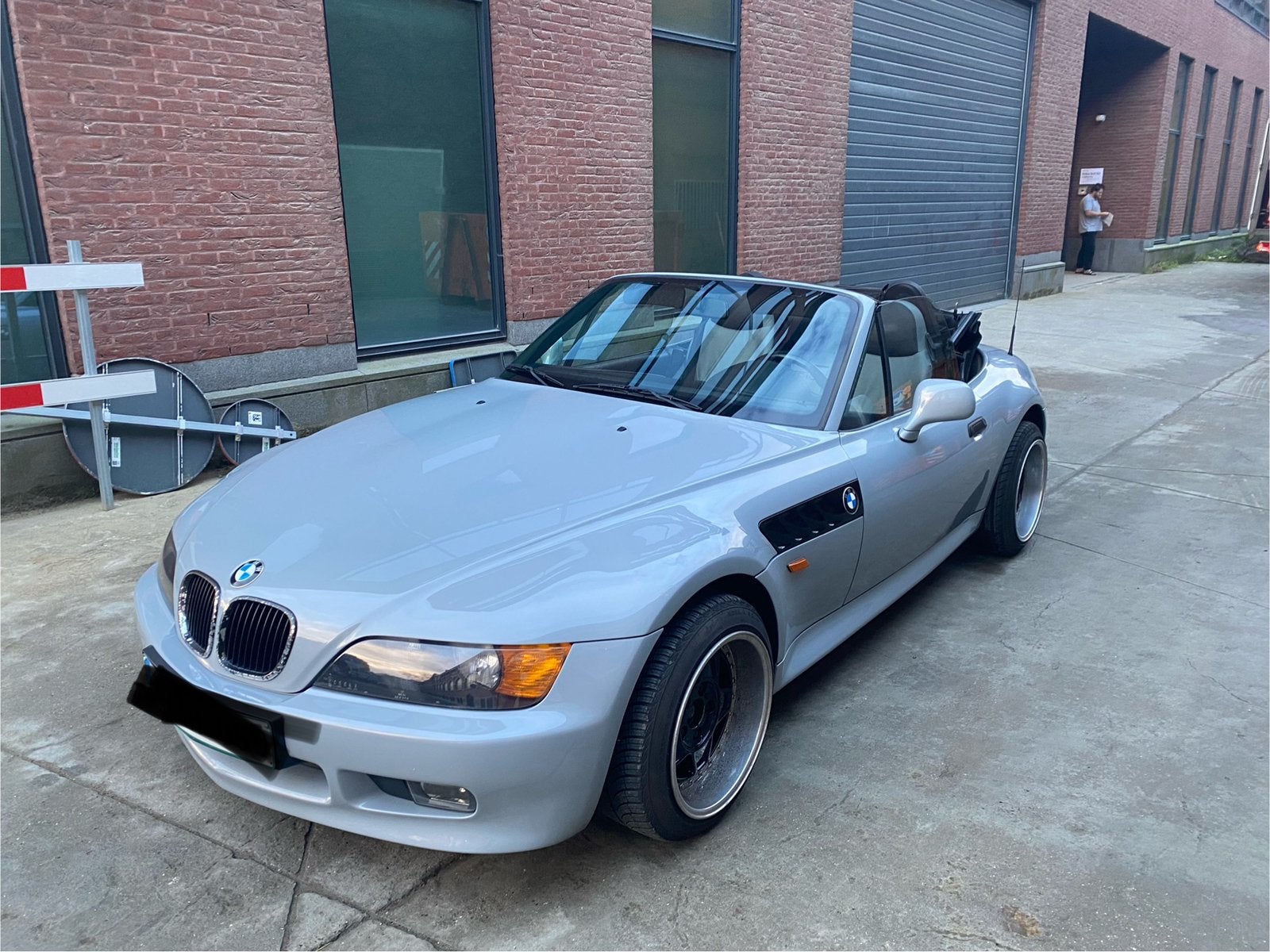 Bmw Z 3 roadster 1.8 benzine bwj 1996 old timer, Auto's, Euro 2, 186 g/km, Achterwielaandrijving, Zwart