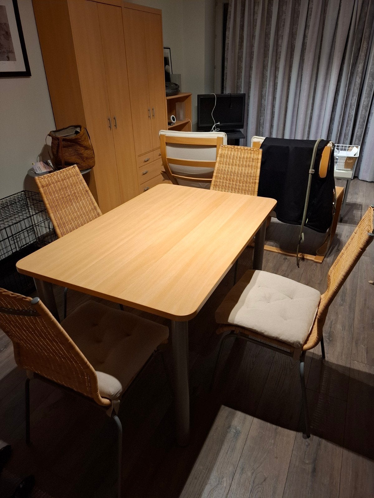 Table avec 4 chaises, Enlèvement