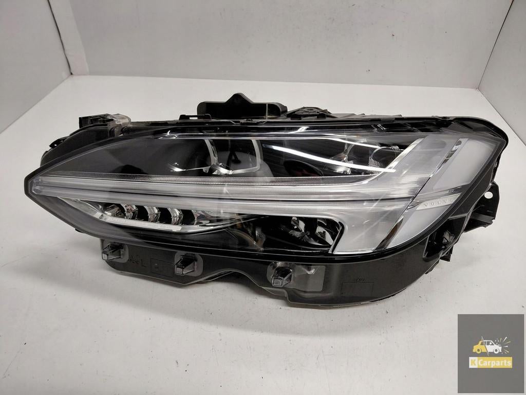 32342464, Volvo V90 S90 Lift Full Led 2 modules links lamp, Gebruikt, Gunnar Engellaus vag 8
405 31  Gothenburg, SE, Info@volvocars.com