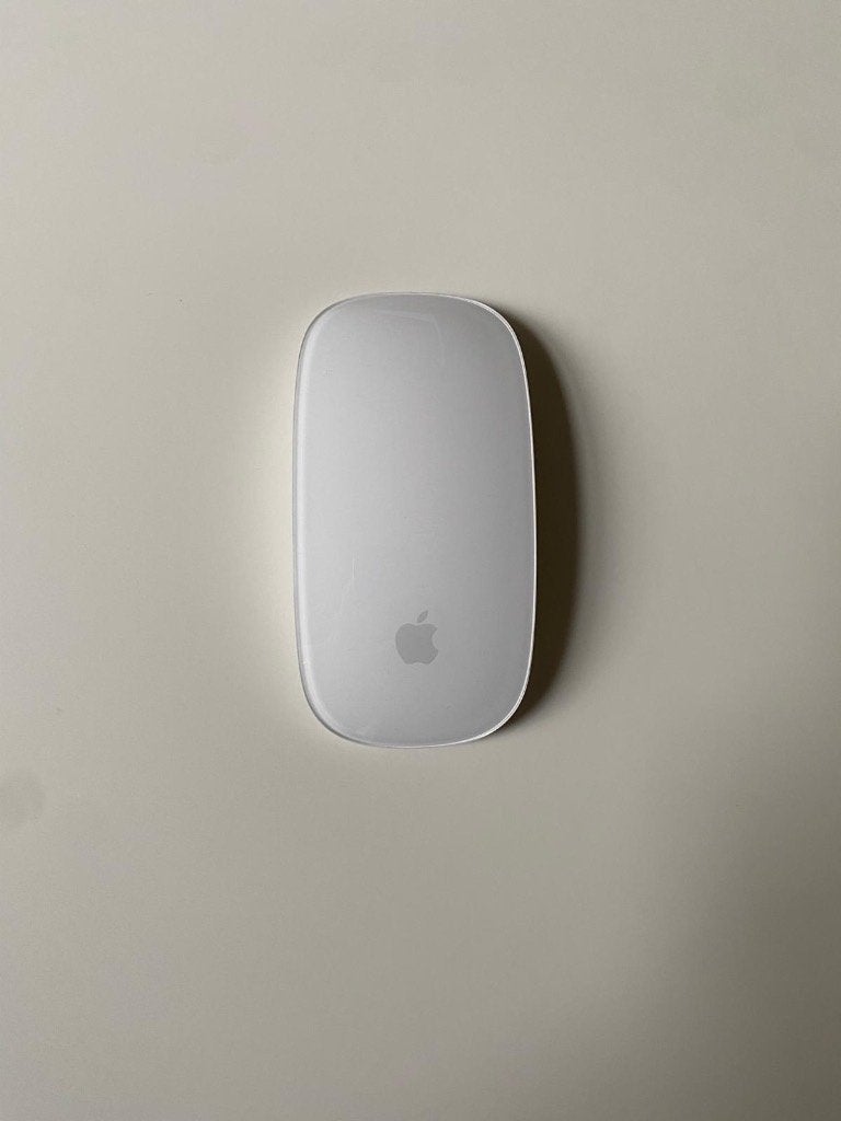 2 x Apple Magic Mouse wit en zwart, Ophalen, Muis, Gebruikt, Ergonomisch