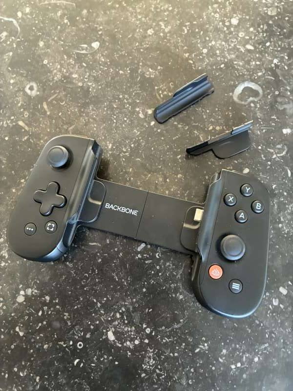 Backbone One V2 USB-C Gamepad., Enlèvement ou Envoi, Comme neuf, Téléphone, Station d'accueil