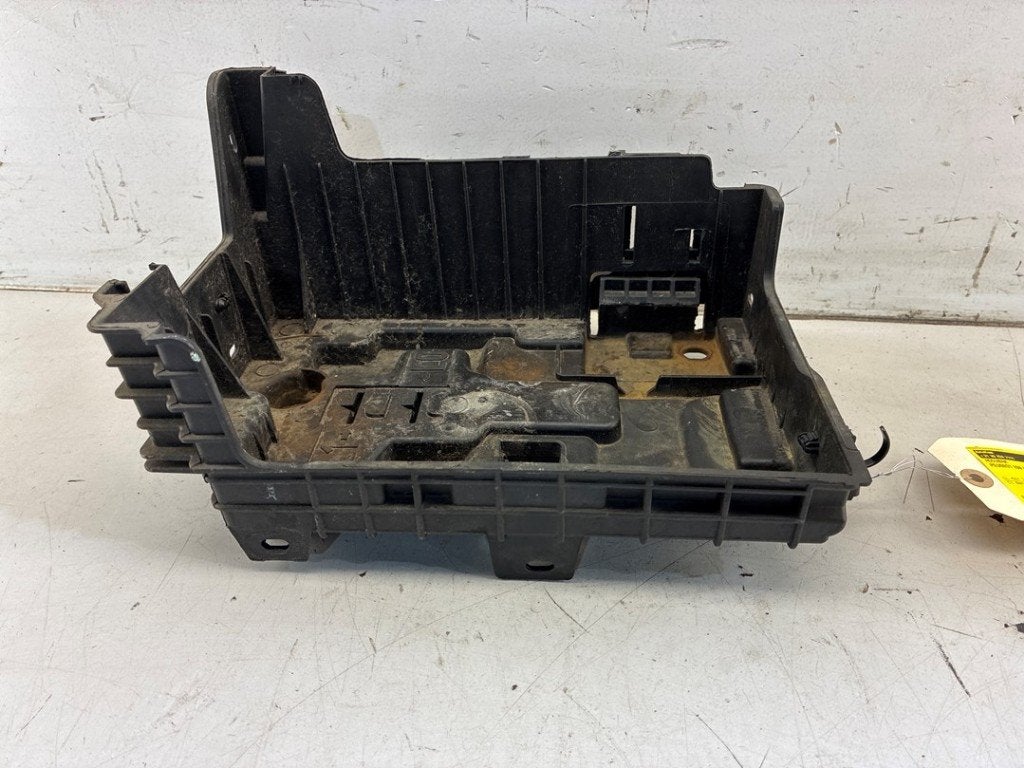 BAC A BATTERIE 208 I (CA / CC / CK / CL) (|9676054080|), Autos : Pièces & Accessoires, Batteries & Accessoires, Kontakt-peugeot@peugeot.com