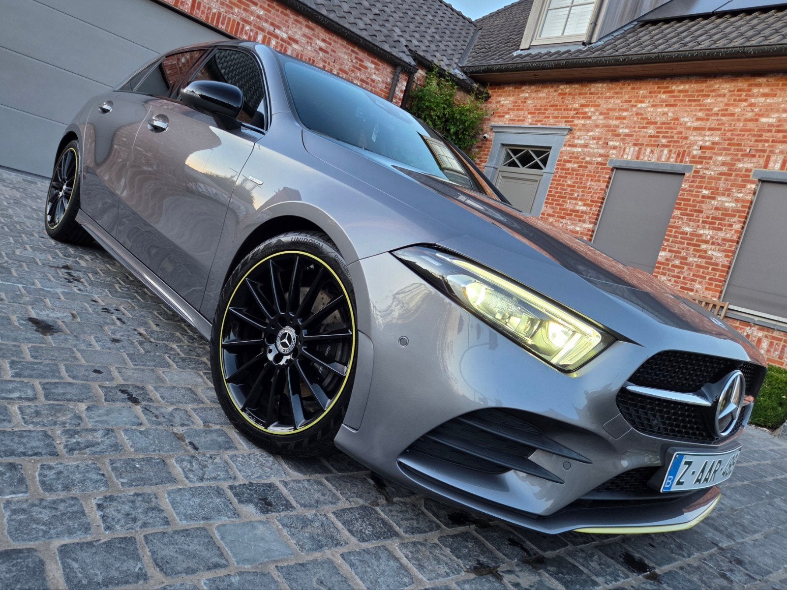 Art jaune pour Mercedes A220 ///Édition AMG-Line, Achat, Euro 6, Entreprise, Noir
