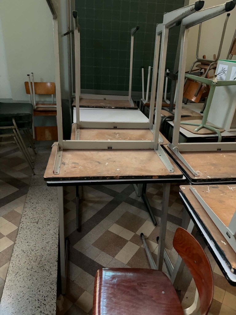 Bancs scolaires, Enlèvement, Utilisé