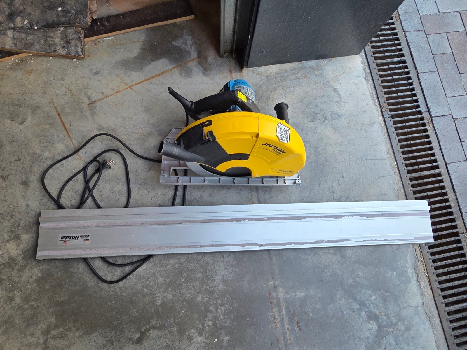 Jepson dry cutter 8320, Ophalen