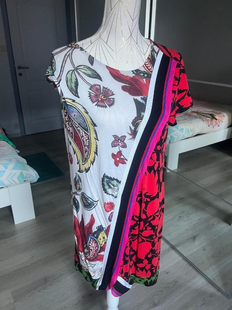 robe desigual taille m, Taille 38/40 (M), Enlèvement ou Envoi, Autres couleurs, Comme neuf