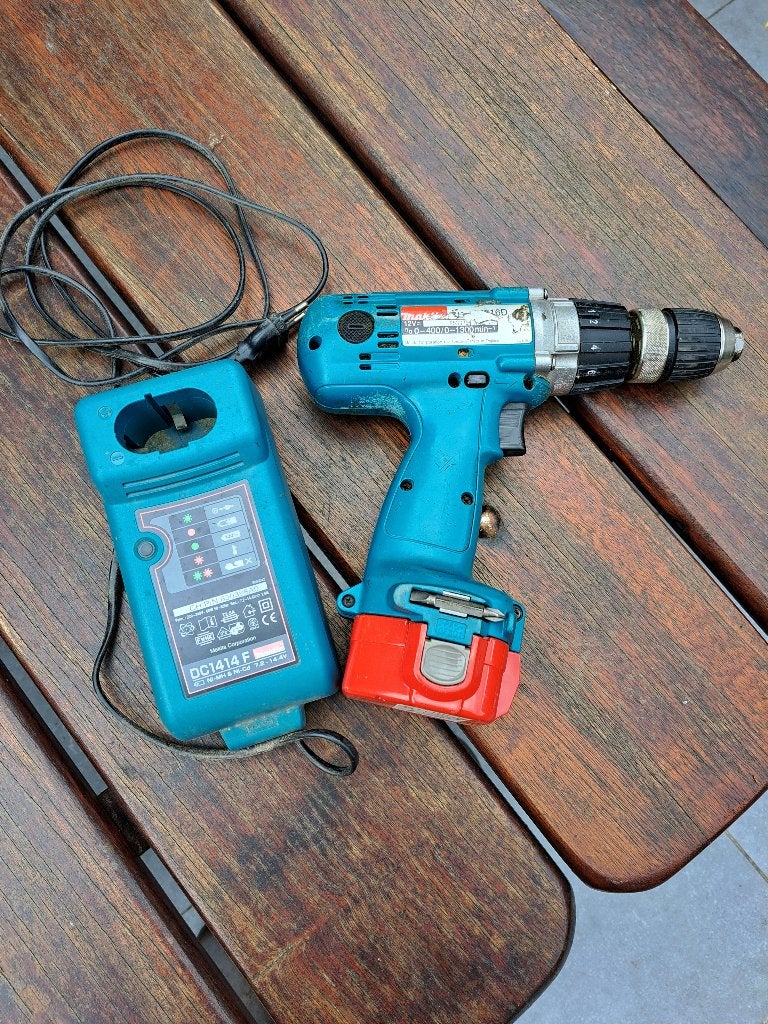 Makita boor vijsmachine, Bricolage & Construction, Outillage | Foreuses, Utilisé, Foreuse et Perceuse, 400 à 600 watts, Vitesse variable