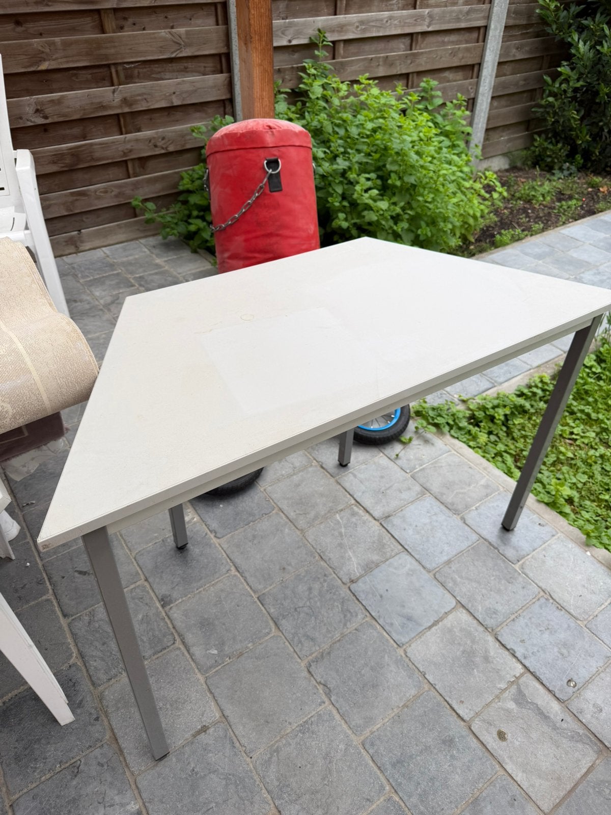 Gratis tafel, Tuin en Terras, Ophalen, Zo goed als nieuw