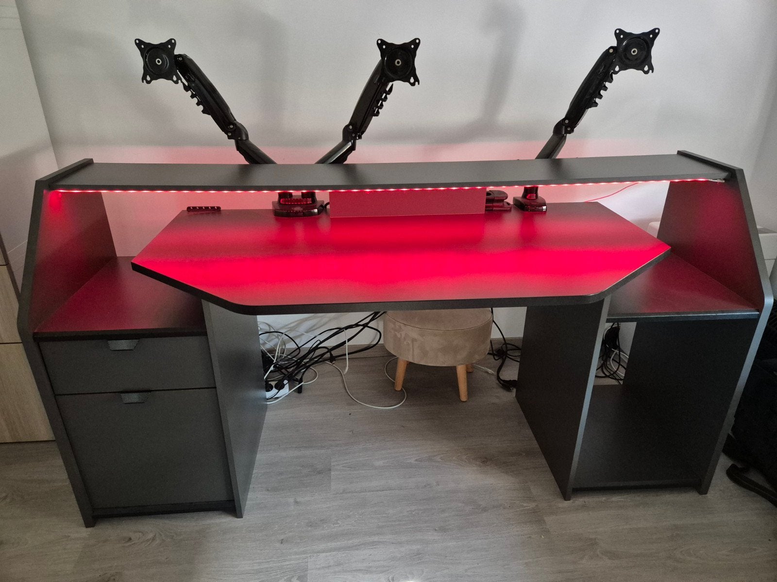 Bureau incl. 3 monitor beugels met led-verlichting, Huis en Inrichting, Ophalen