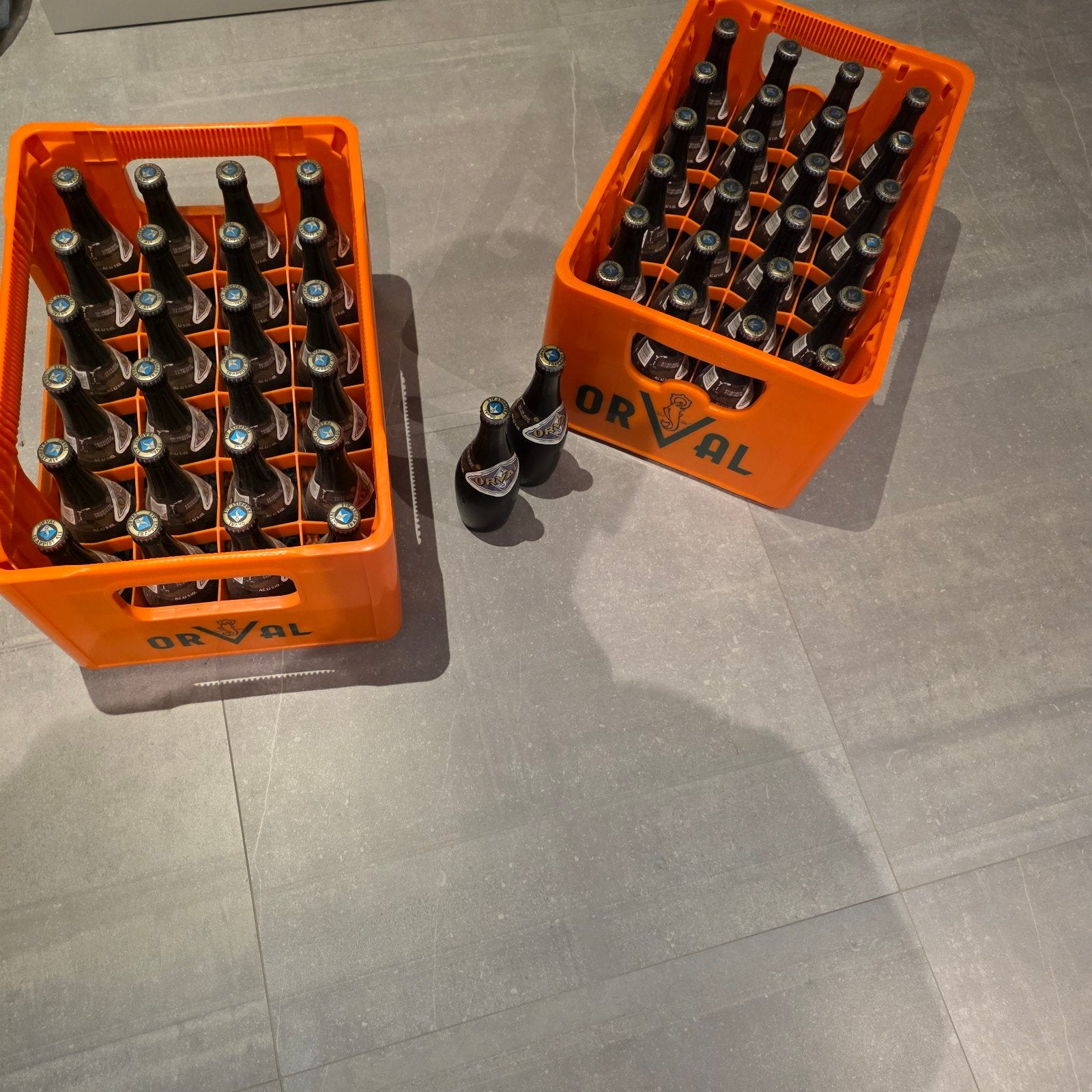orval  ( enkele jaren oud - 2020 en 2022) 50 flessen  prijs, Ophalen